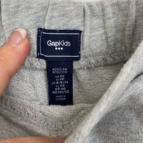 Gap Kids • Heather Gray Knit Sequins Logo Patch Cuffed Pull-on Shorts - Picture 6 of 11